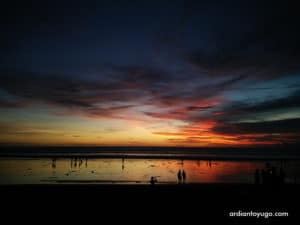 sunset di pantai kuta bali 3