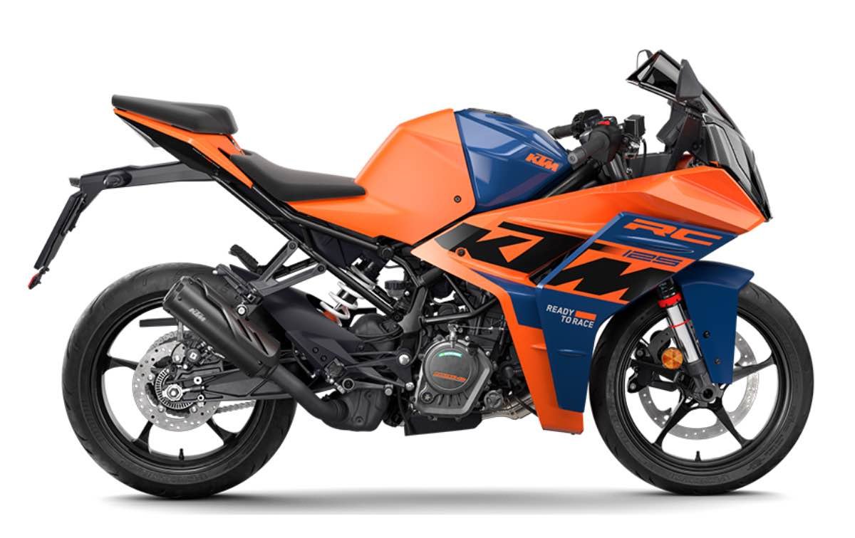 thumbnail image 2 of KTM RC125 (2014-2019) Motul Oil & HiFlo Oil Filter Service Kit – 10W-40 2 of 5