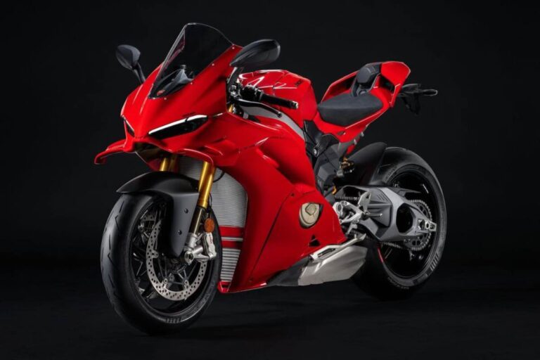 Ducati Panigale V4 2025...