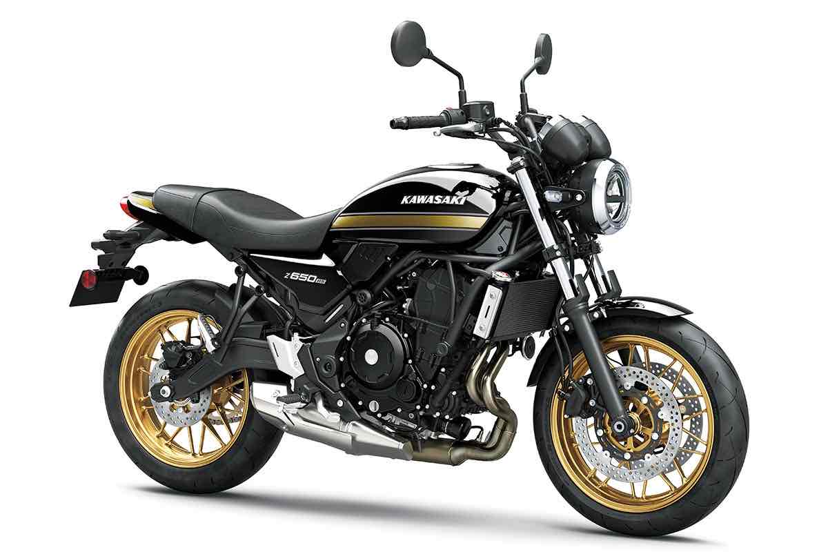 Kawasaki Z650RS 2025 Ebony (Black / Gold Stripe)...