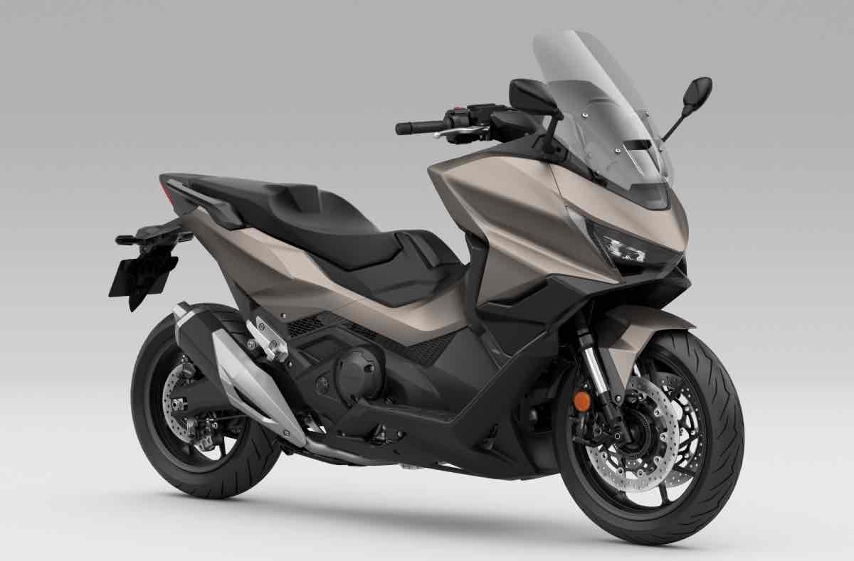 Honda Forza 750 2025 Matte Warm Ash Metallic...