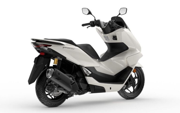 New Honda PCX 2025 Belakang...