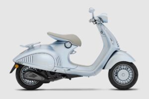 Vespa 946 Snake Limited Edition...