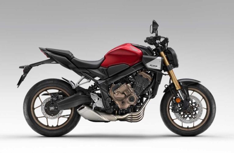 Segini Harga Honda CB650R 2025 E-Clutch, Pakai Kopling Canggih... 1 Honda CB650R 2025 E-Clutch Candy Chromosphere Red...