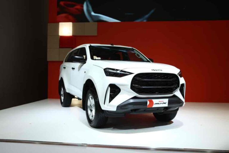 Isuzu mu-X 4WD 2025...