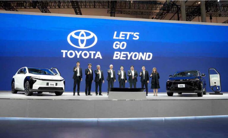 Mobil Listrik Toyota bZ4X Produksi Lokal...