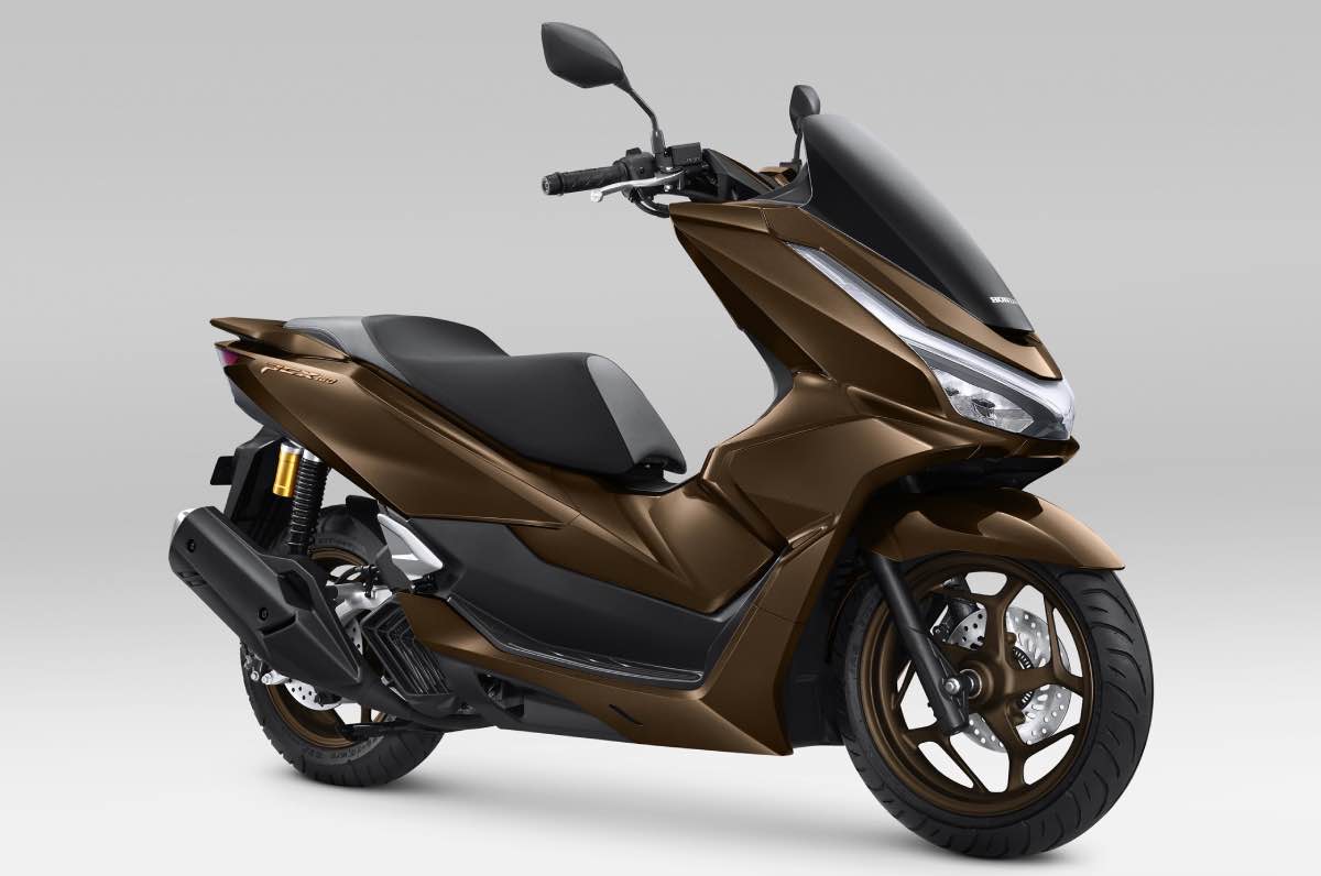Honda PCX 160 2026 Synature Brown tipe Honda RoadSync...